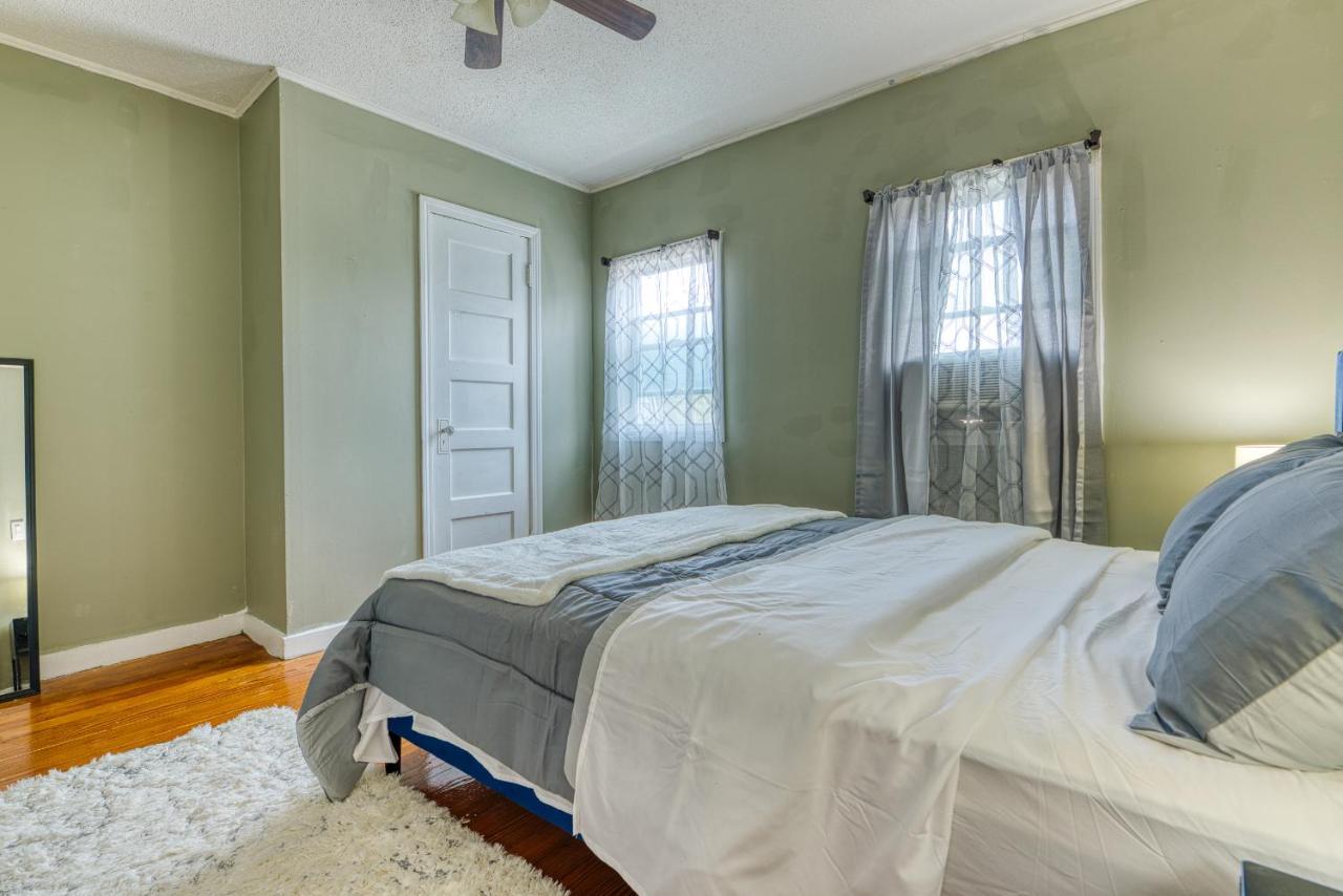 Humble With Free Breakfast Offered If Requested! Apartment
