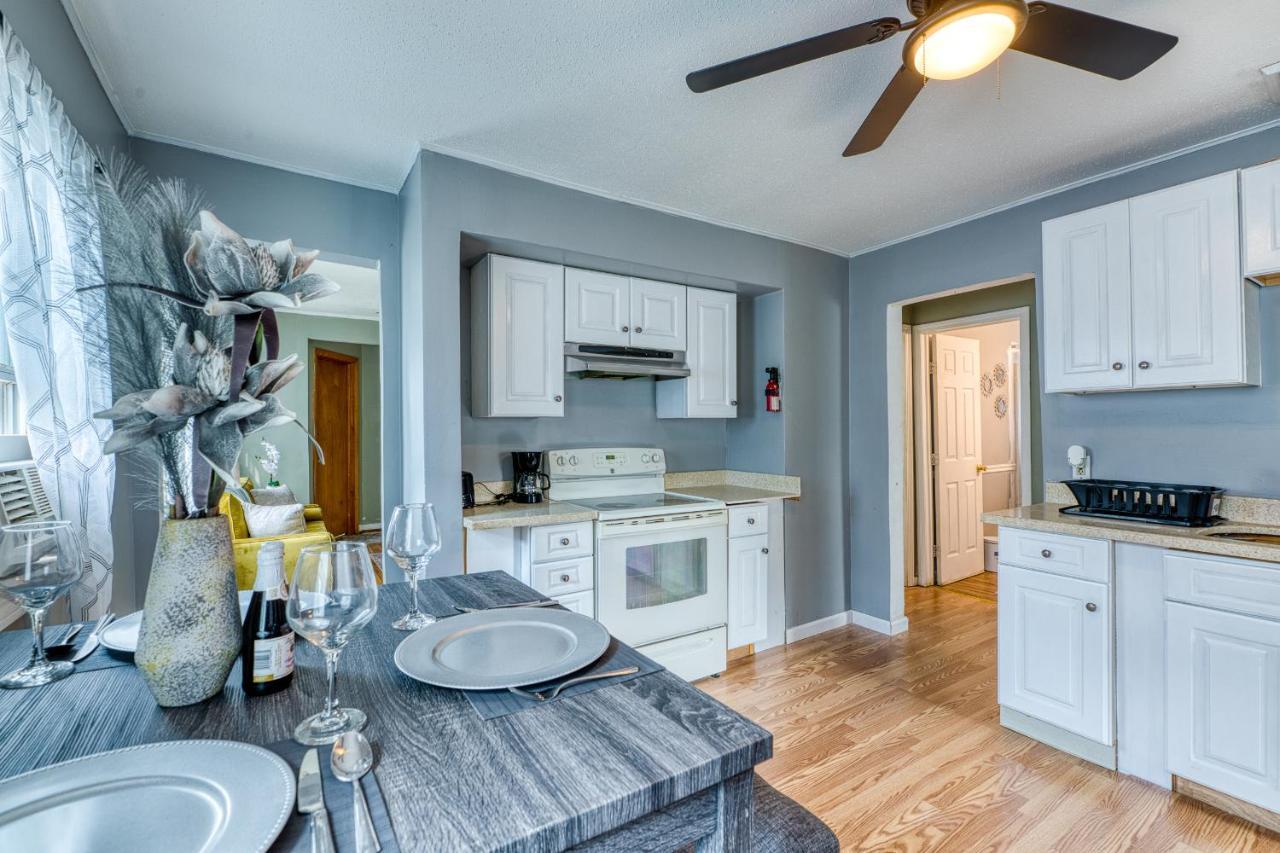 Humble With Free Breakfast Offered If Requested! Apartment *
